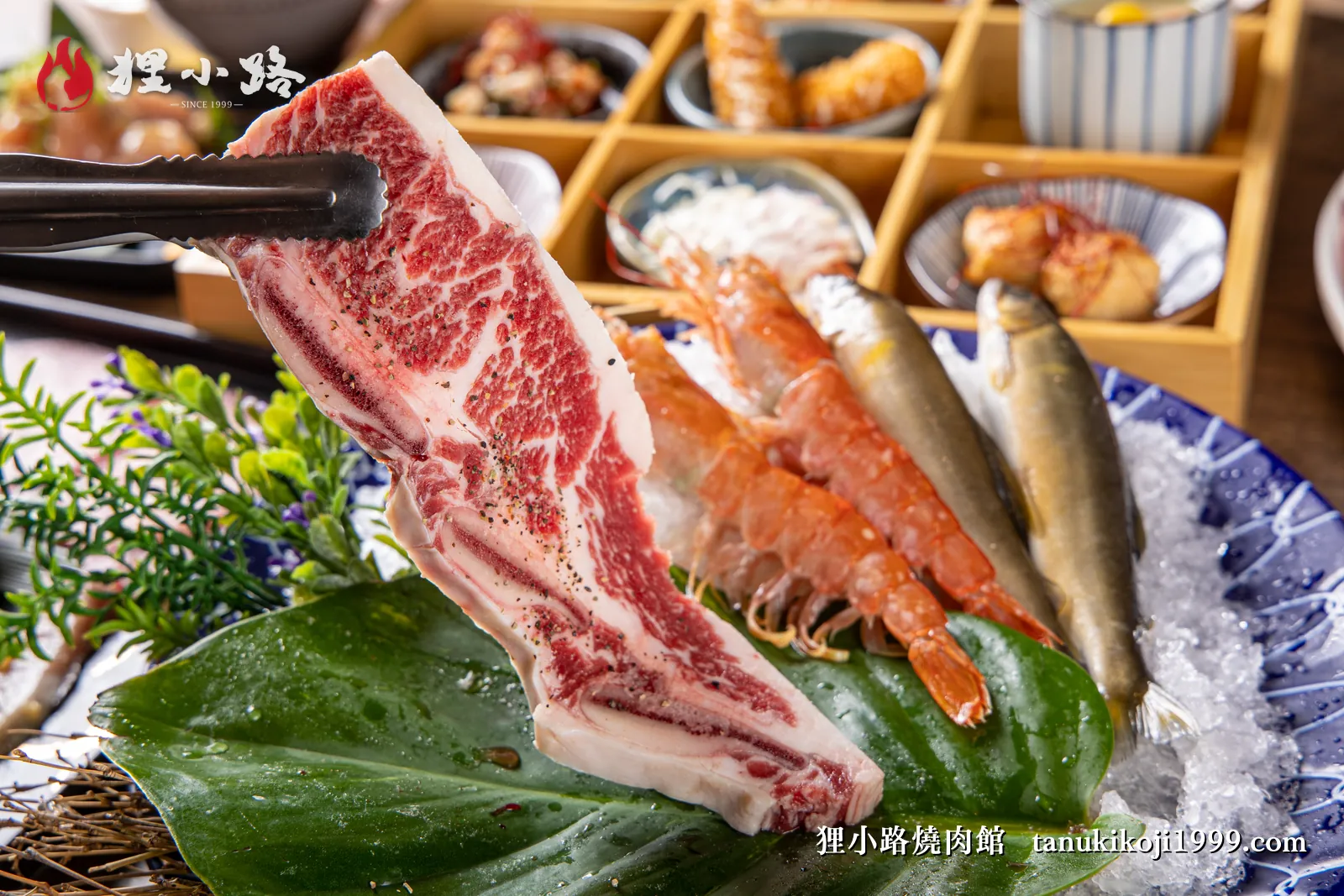 火焰燒牛小排，油脂豐厚、肉香濃